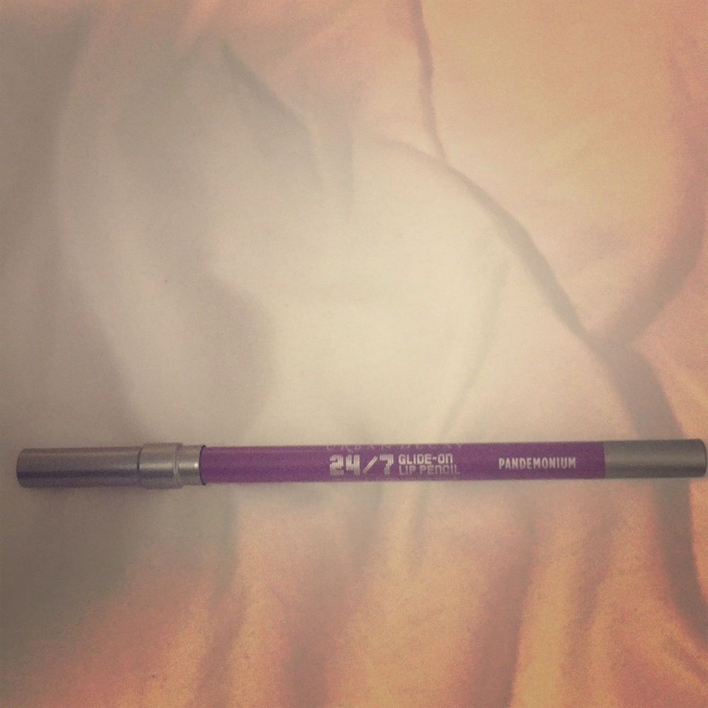 Urban decay pandemonium glide on lip pencil